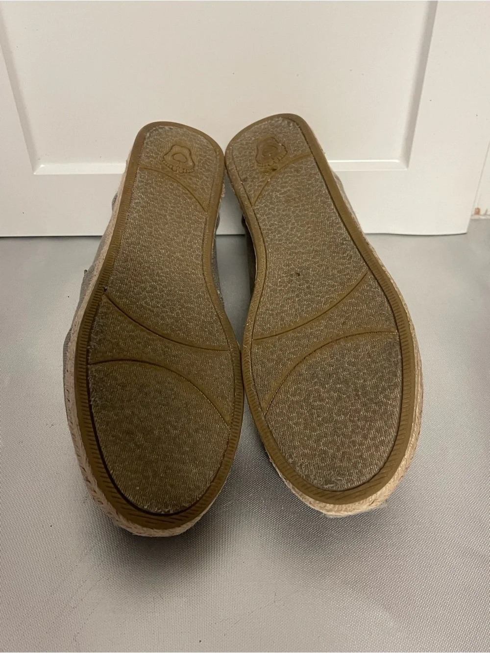 Skechers Bobs Women’s Taupe Shoes Sz 8